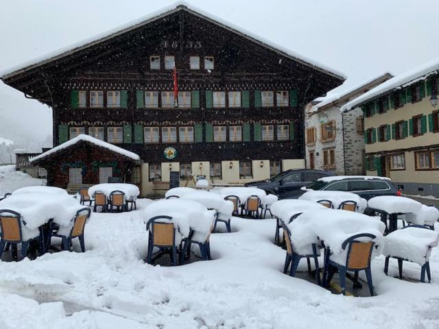 Auberge De L'Ours Vers L'Eglise Exterior foto